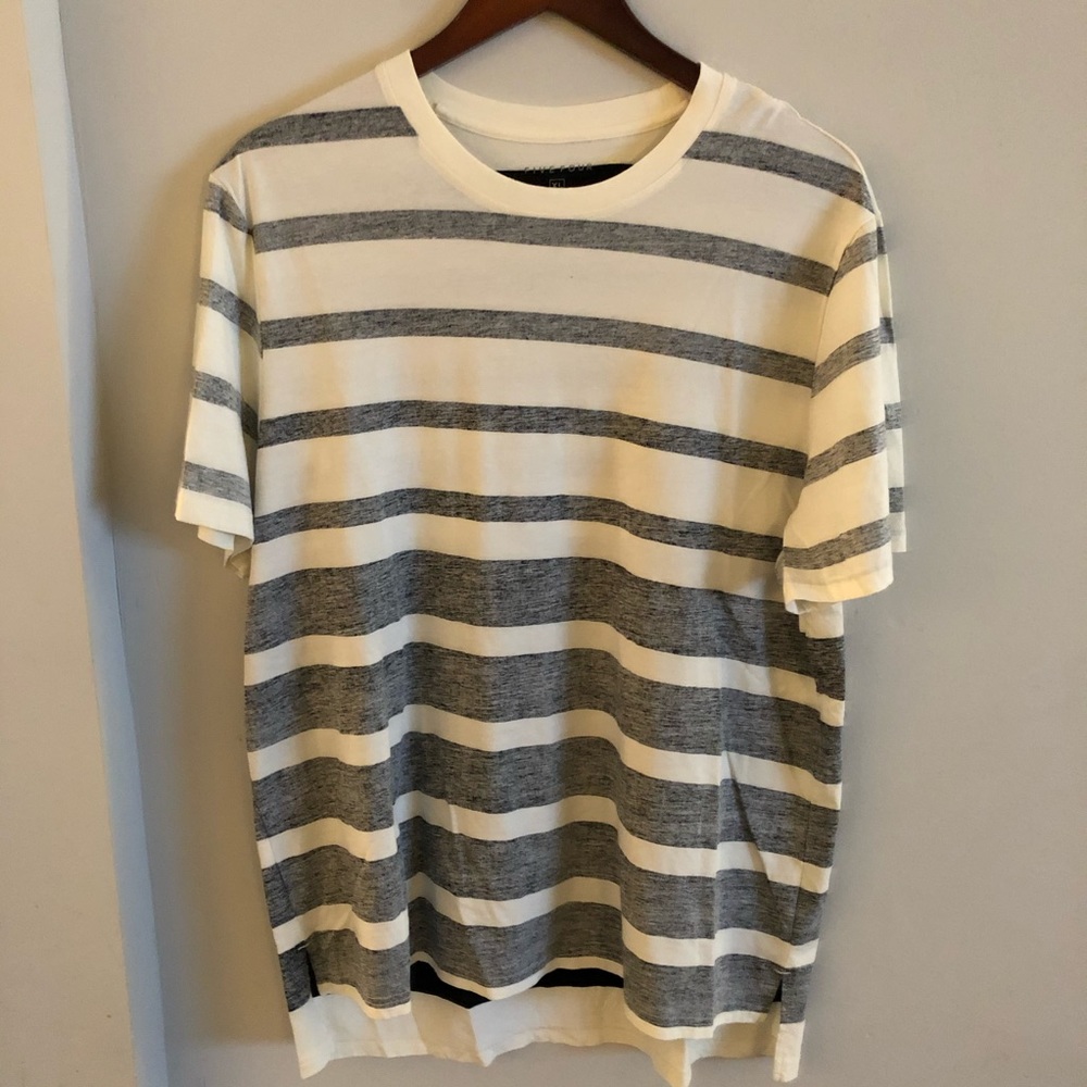 Five Four off-white/gray/black striped t-shirt XL